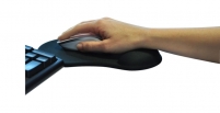 <p>De ergonomische polssteun zorgt voor een juiste positie van de pols tijdens het gebruik van een muis.</p>
<p>Vulling: gel.<br />Kleur: zwart</p>
